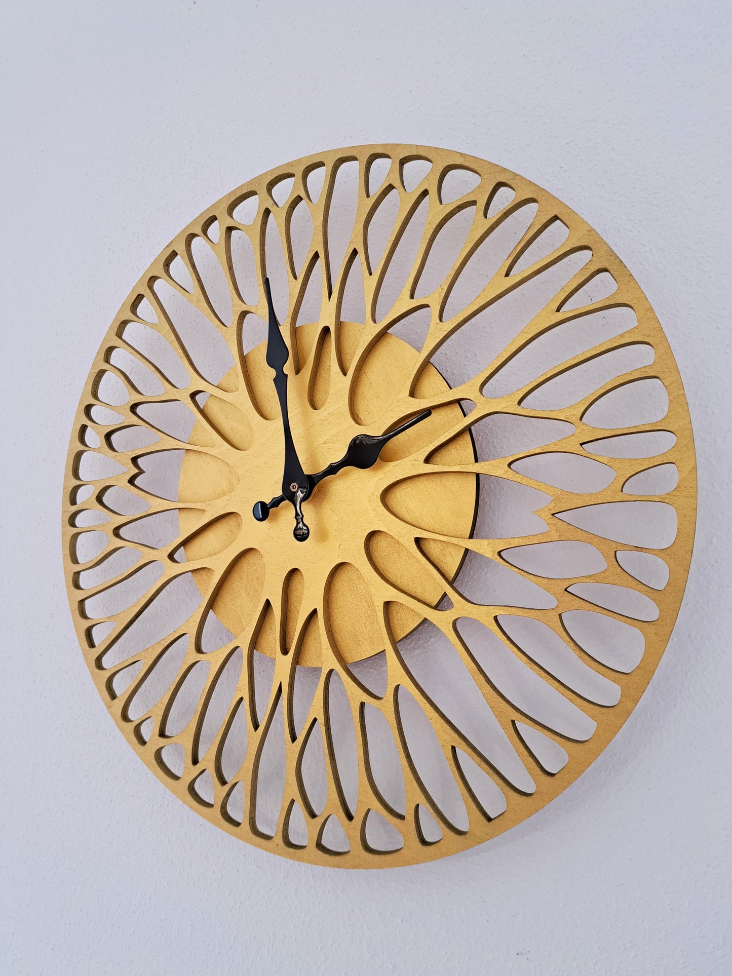 Wanduhr im edlen und modernen Design
