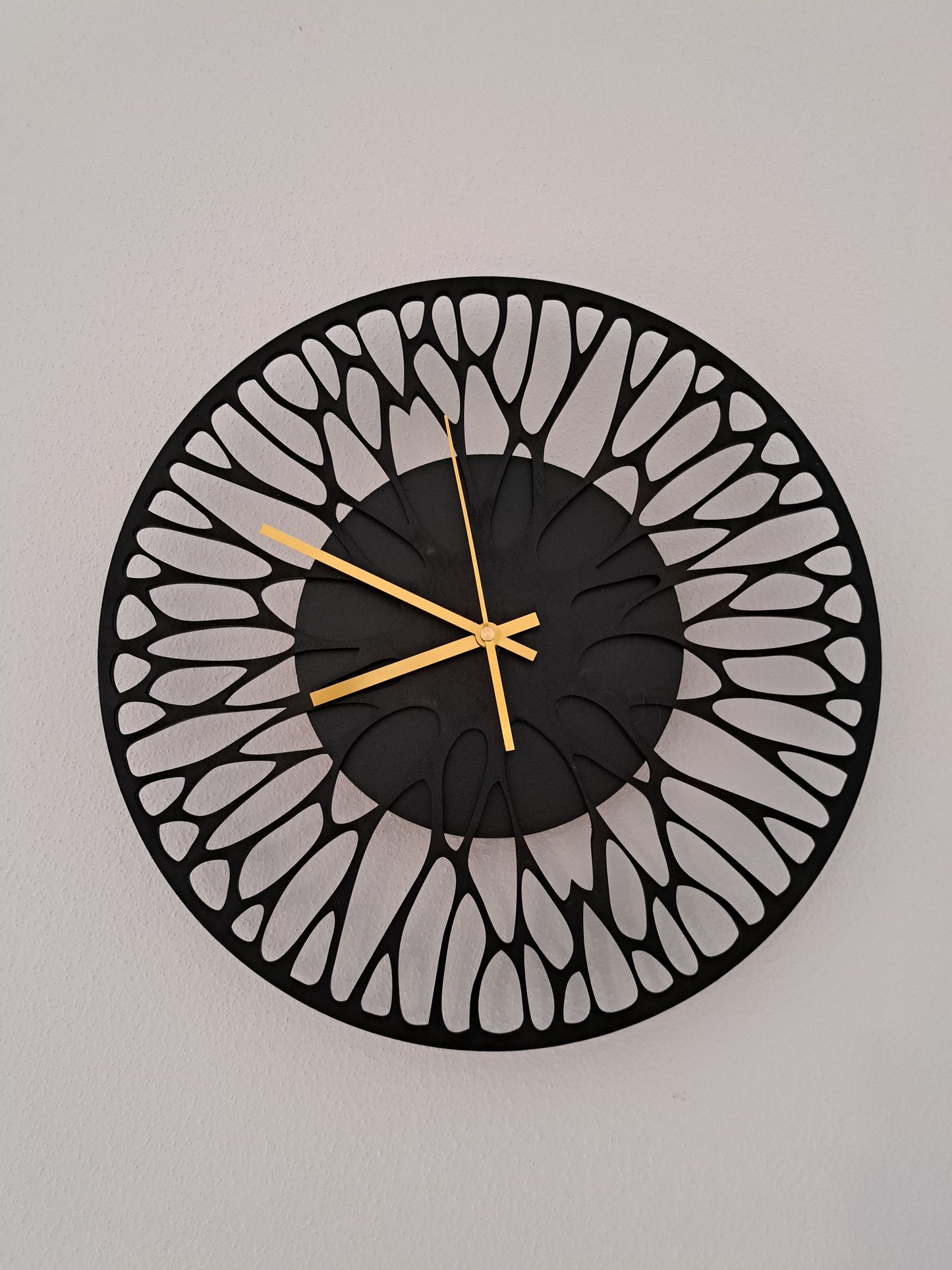 Wanduhr im edlen und modernen Design