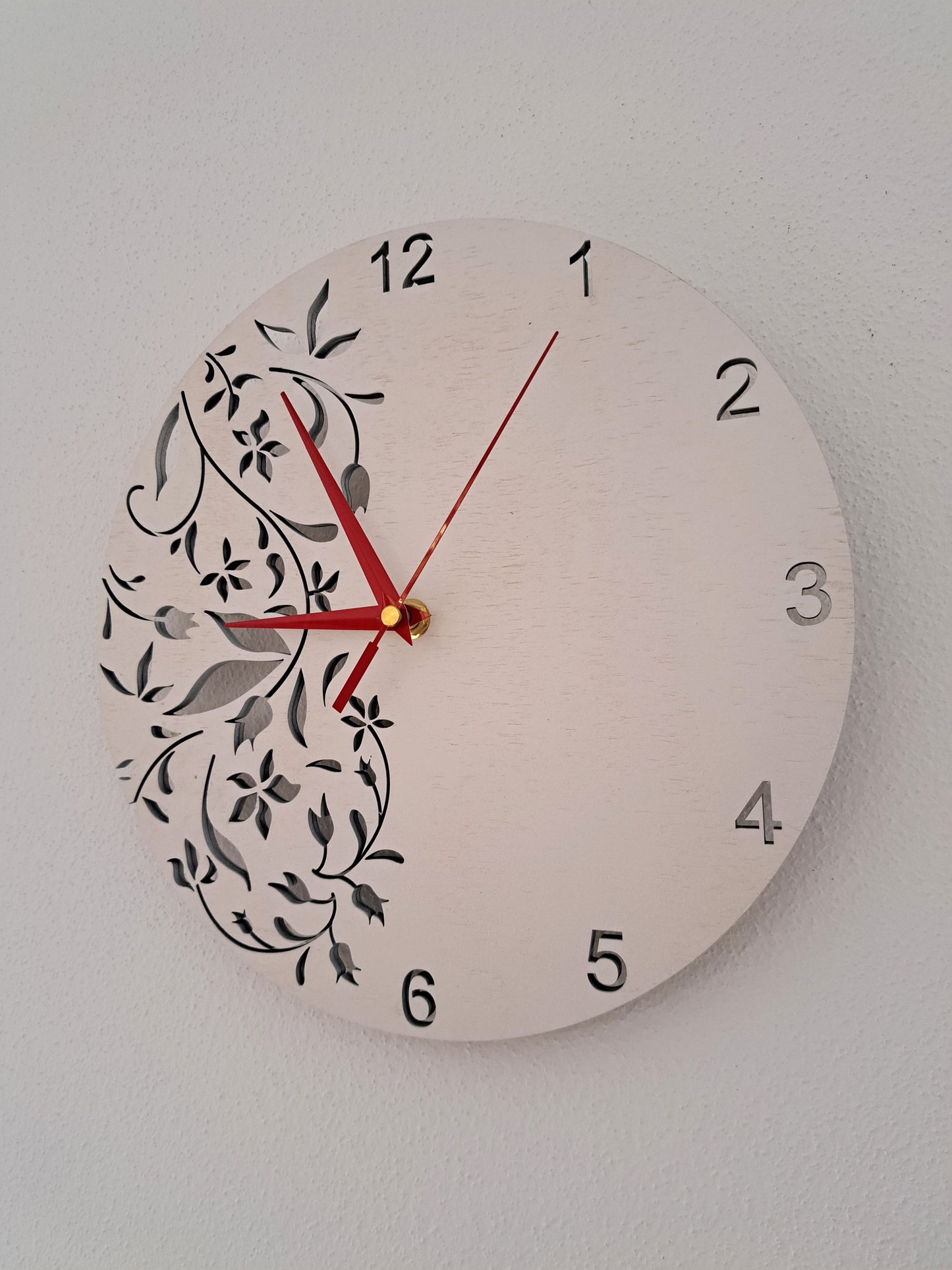 Wanduhr im edlen und modernen Design