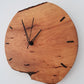 Wanduhr im rustikalen Holzdesign